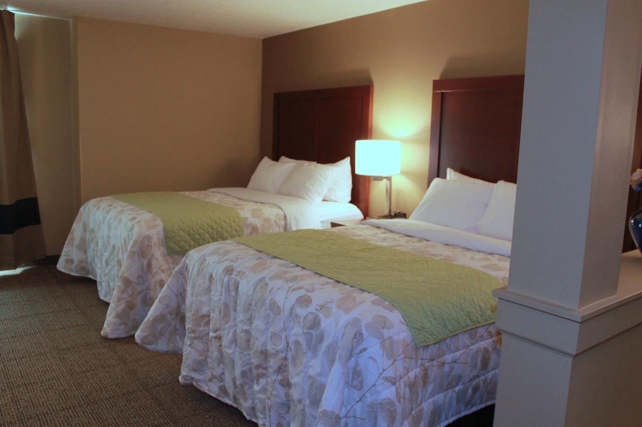 Heartland Inn And Suites Wheatland Bagian luar foto