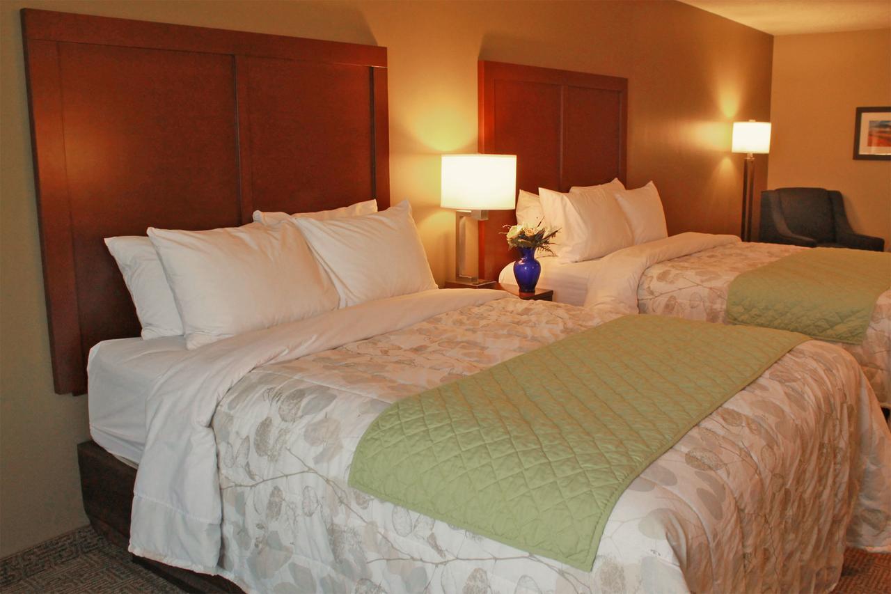 Heartland Inn And Suites Wheatland Bagian luar foto