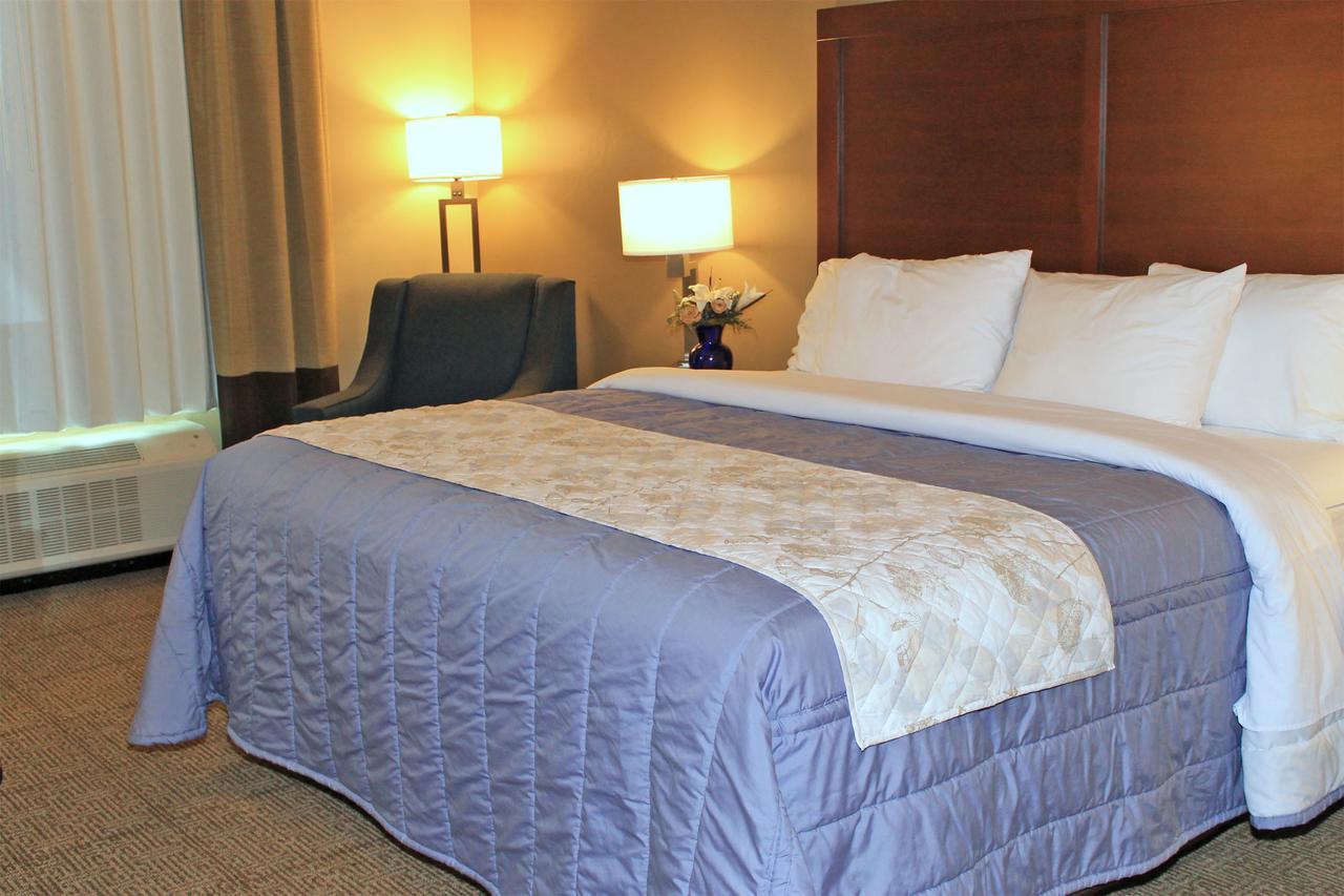 Heartland Inn And Suites Wheatland Bagian luar foto