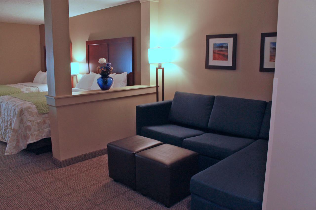 Heartland Inn And Suites Wheatland Bagian luar foto