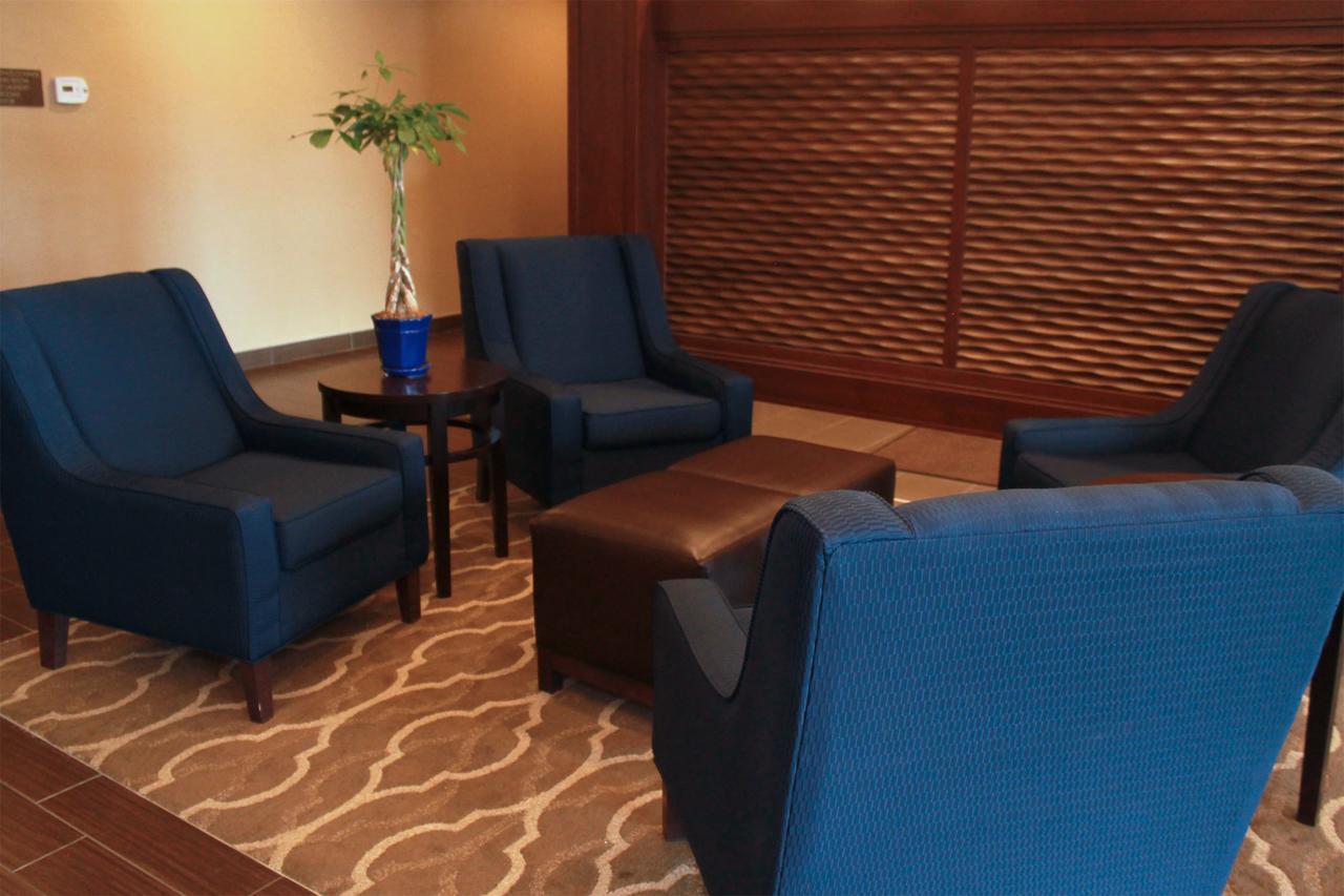 Heartland Inn And Suites Wheatland Bagian luar foto