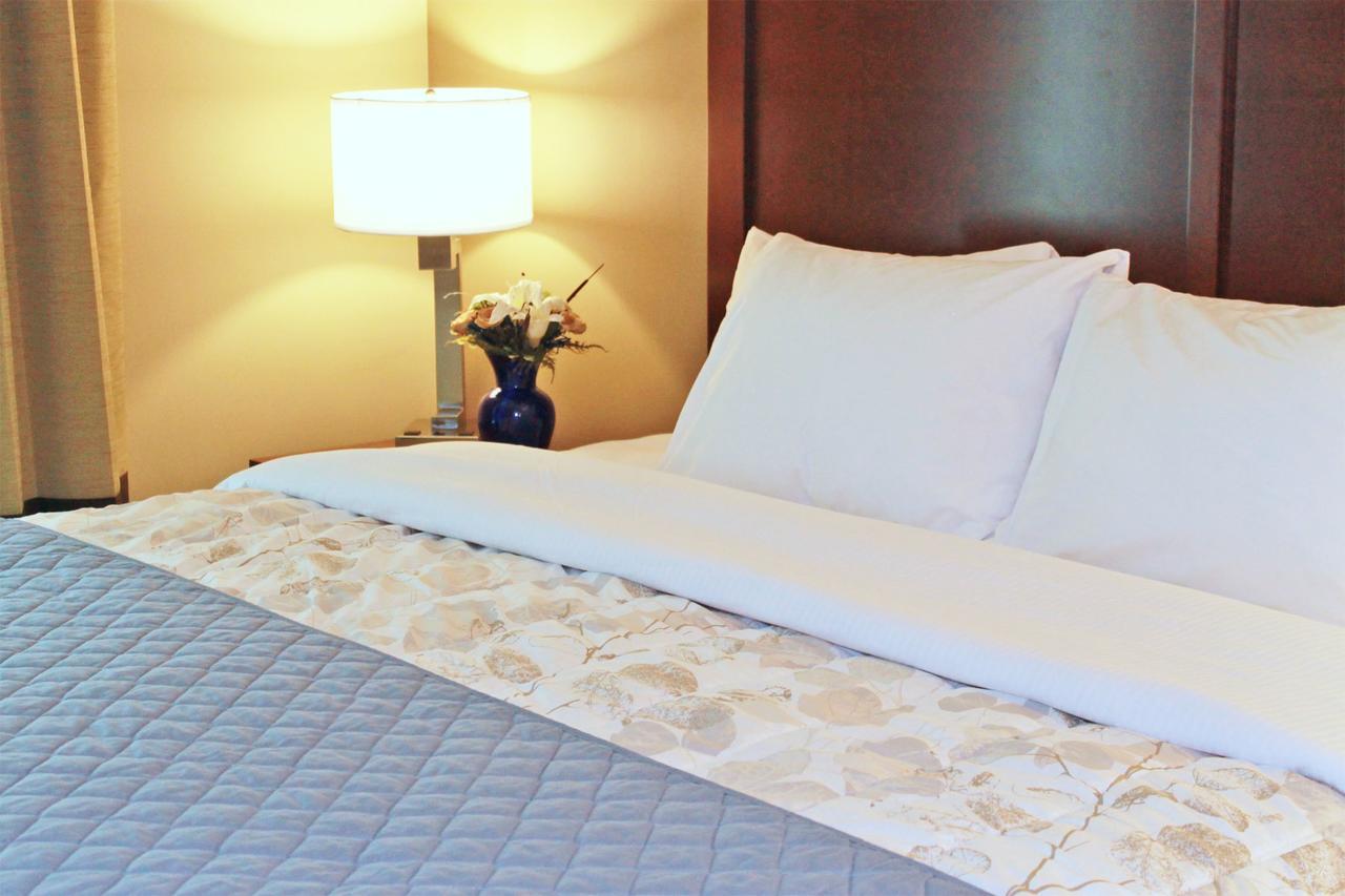 Heartland Inn And Suites Wheatland Bagian luar foto