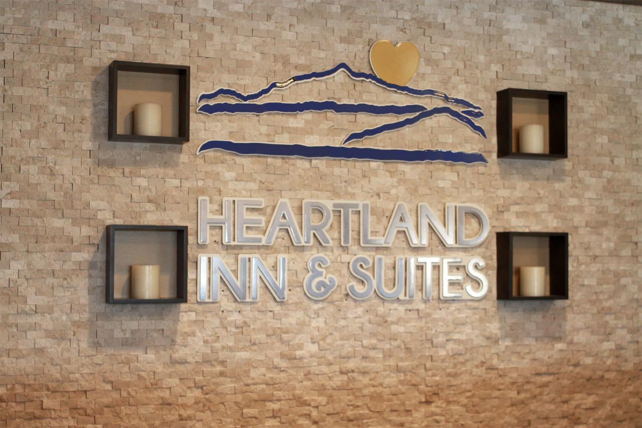 Heartland Inn And Suites Wheatland Bagian luar foto