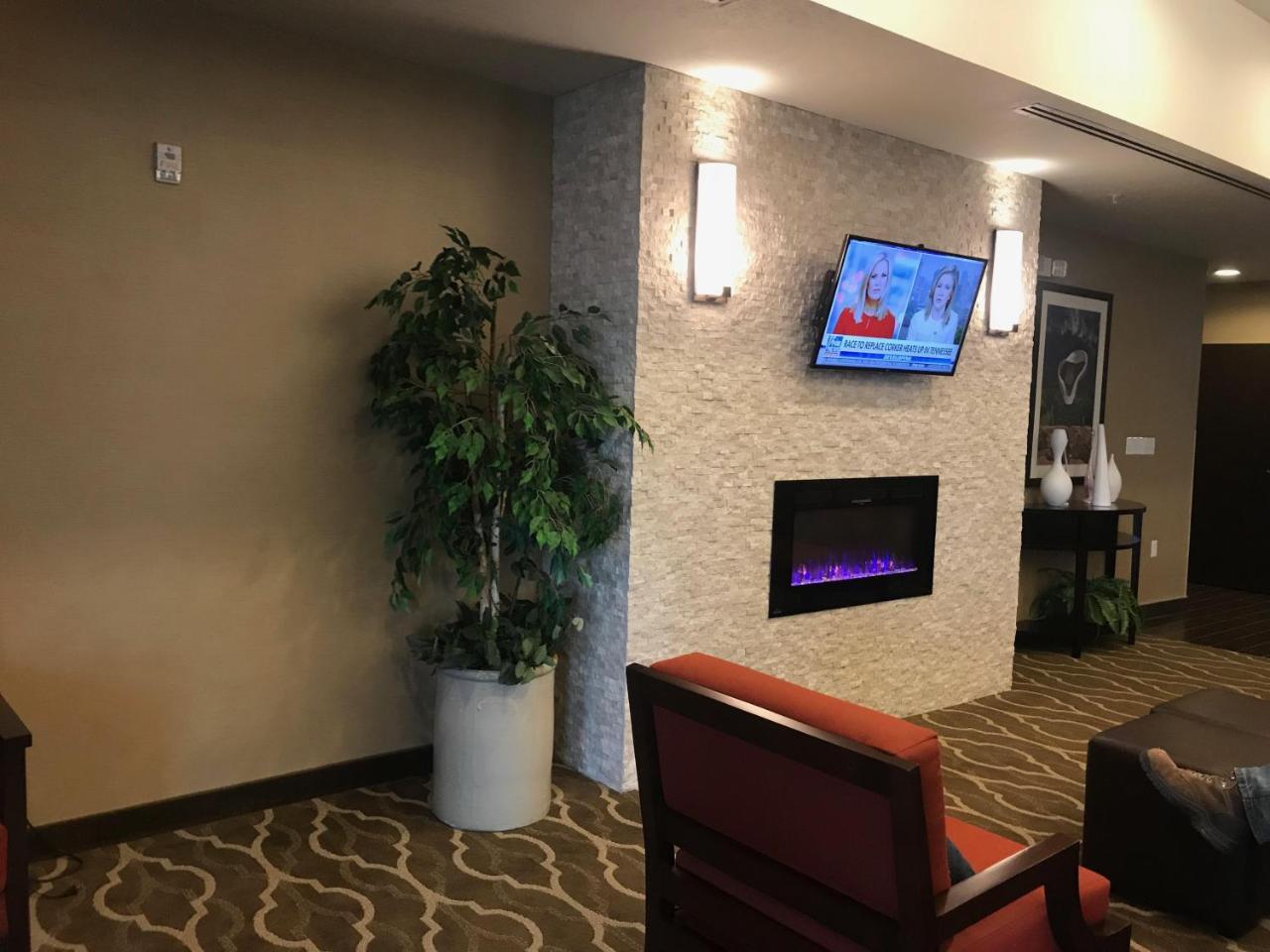 Heartland Inn And Suites Wheatland Bagian luar foto